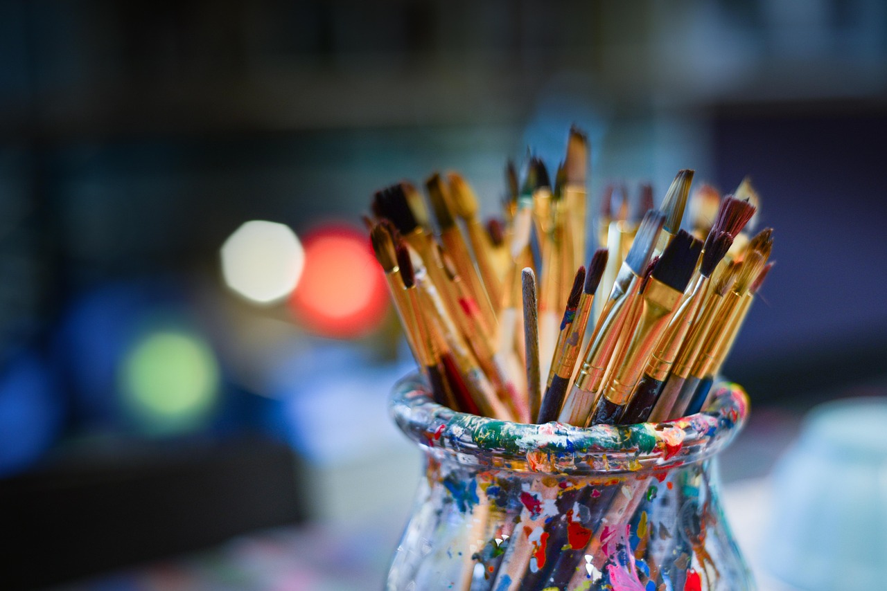Professional Artist Programs Attract National Talent (image credits: pixabay)