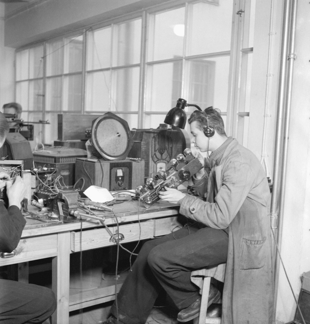 The War of the Worlds Radio Broadcast Didn't Cause Mass Panic (image credits: unsplash)