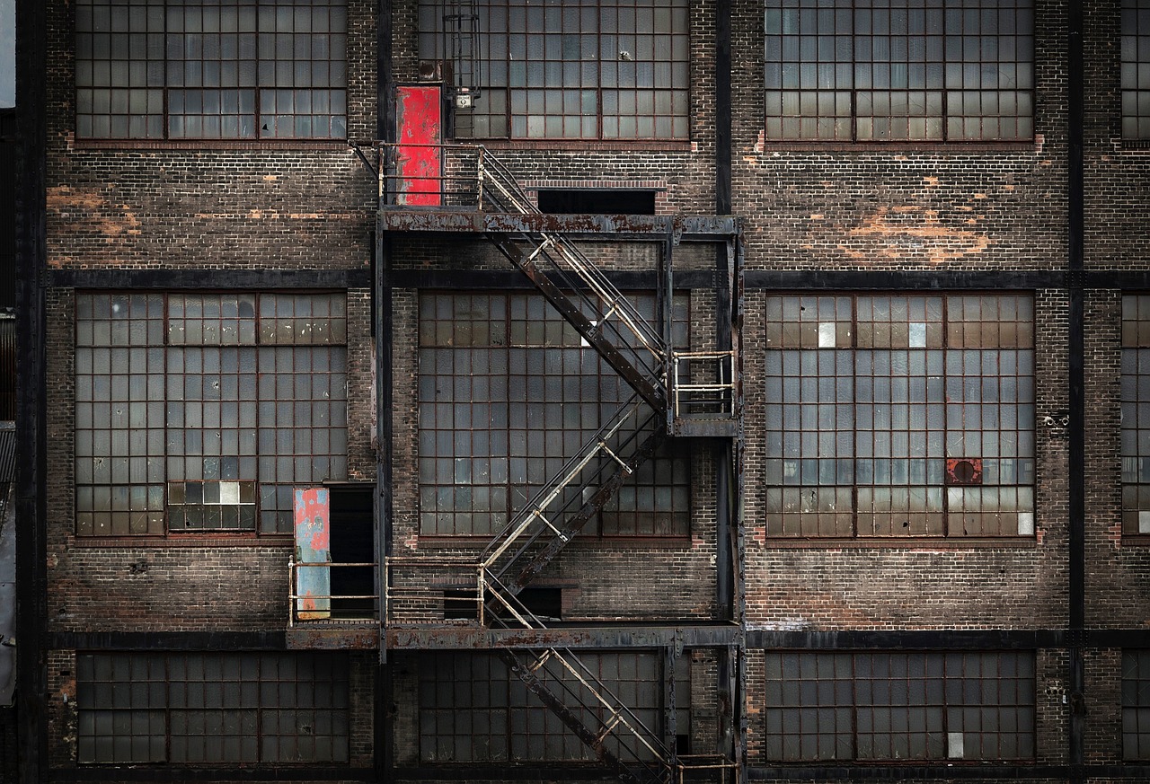 Regional Economic Impact Spreads Beyond Factory Floors (image credits: pixabay)