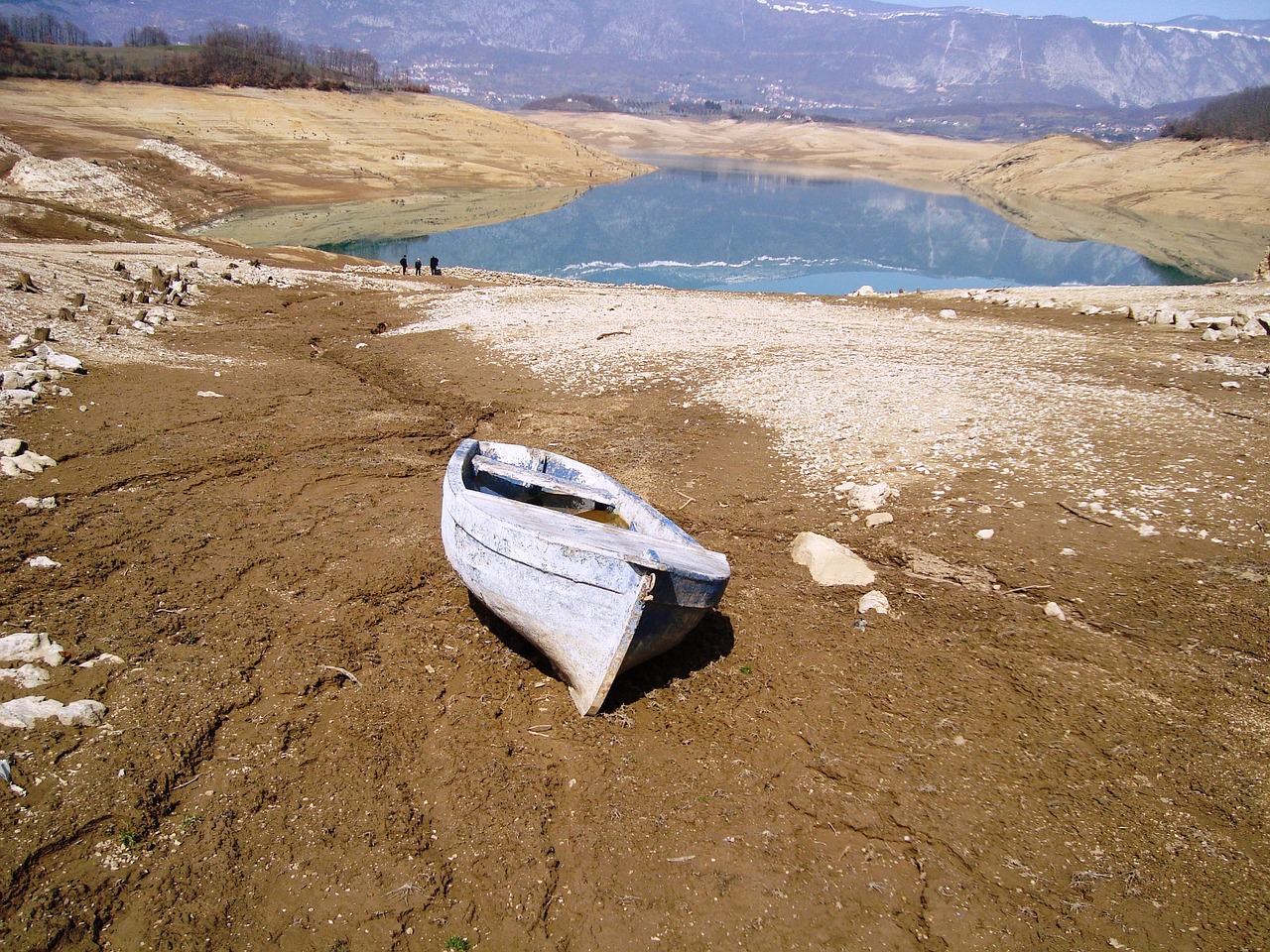 The Impact of Drought on Water Supply (image credits: pixabay)