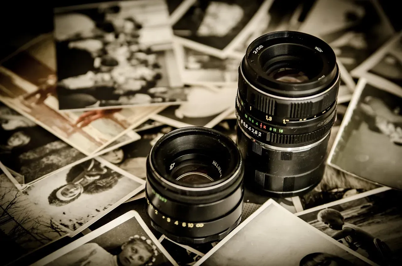 Clues Surface in Old Photos (Image Credits: Pixabay)