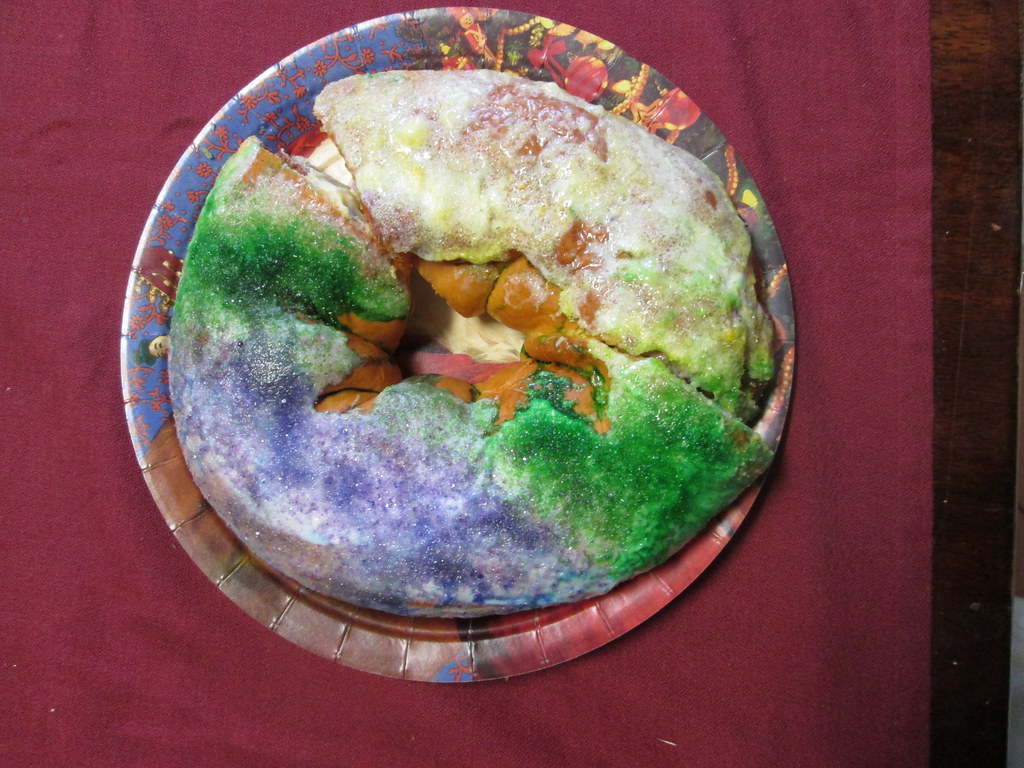 King Cakes and Culinary Traditions That Sweeten the Season (image credits: flickr)