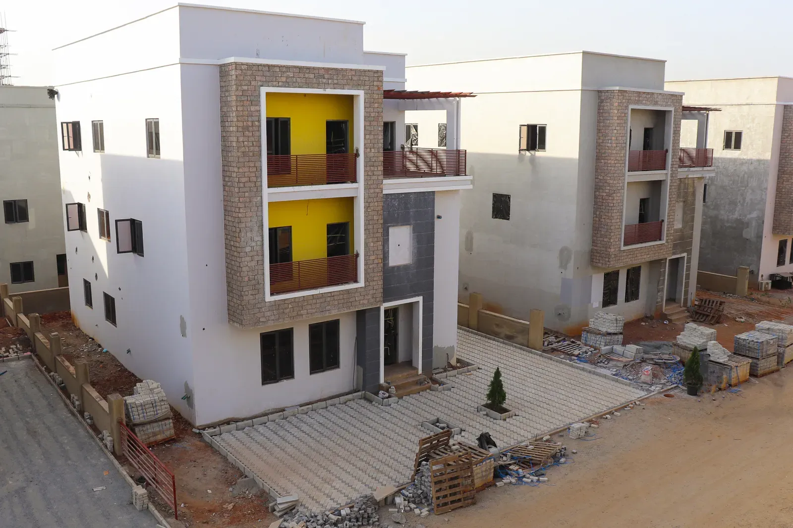 The Long-Term Picture: Savings, Value, and What the Data Says (Image Credits: Wikimedia)