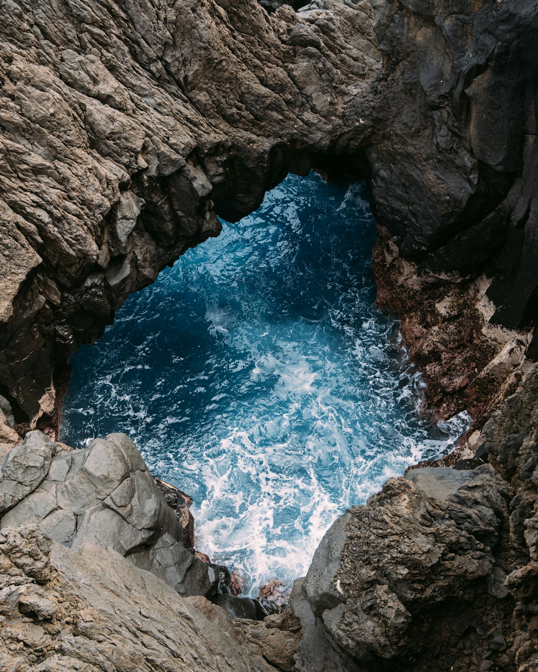 Chase Hidden Swimming Holes Like a Local (image credits: unsplash)