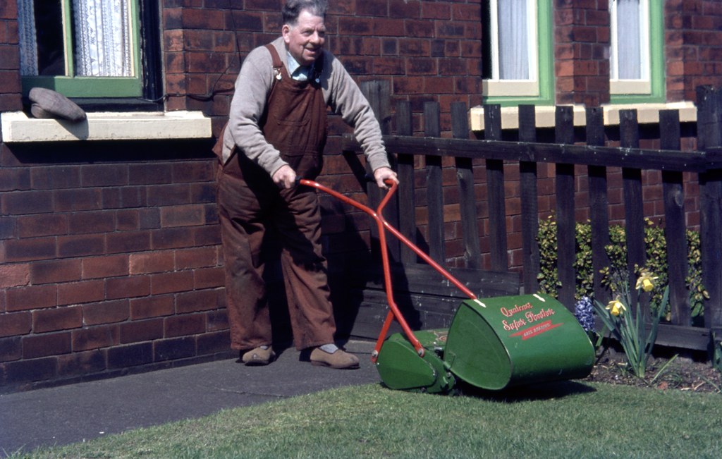 The Lawn Mower - Edwin Beard Budding, Adapted in Illinois (image credits: flickr)