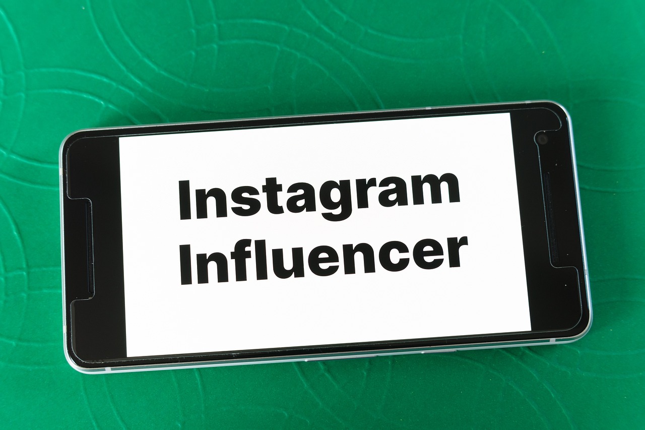 Influencers and Social Media: Amplifying Texas Fashion