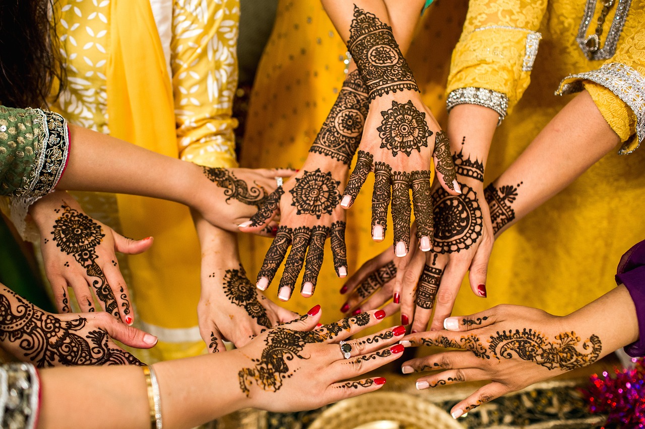 Craft Traditions Preserved Through Maker Festivals (image credits: pixabay)