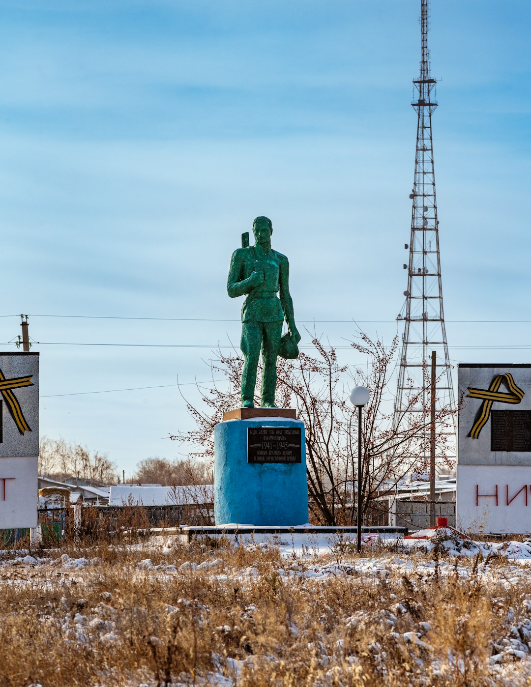 The Influence of Cold War Ideology on Art and Literature (image credits: unsplash)