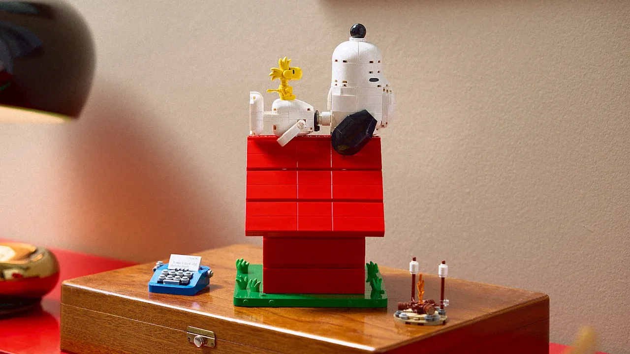 The first-ever Snoopy set is Lego perfection