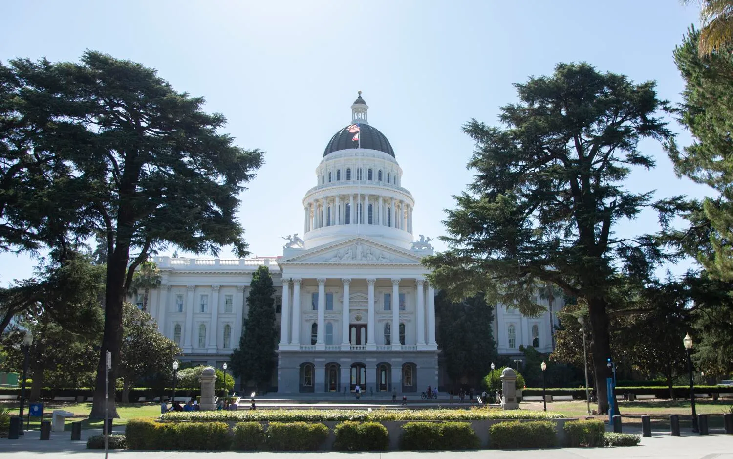 Tight California governor's race between five leading candidates