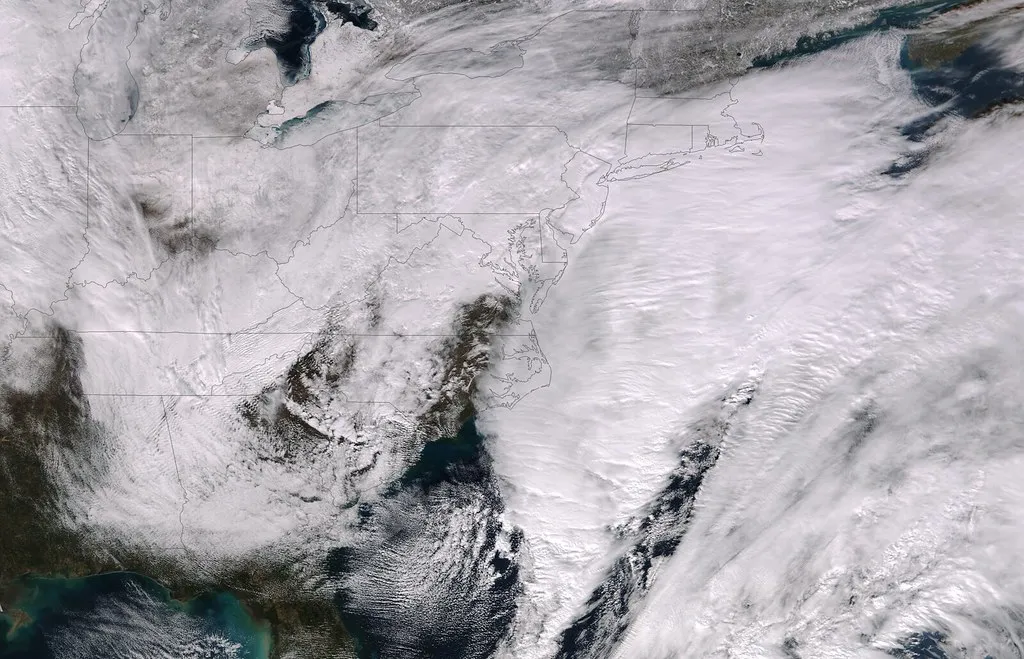 Record setting blizzard slams Northeast