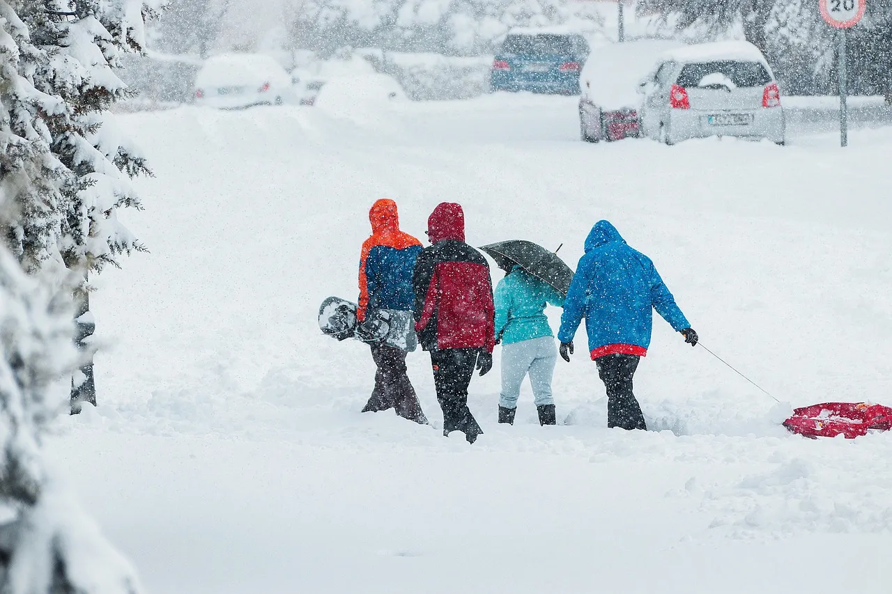 Maps show snow forecast, blizzard warnings for major winter storm