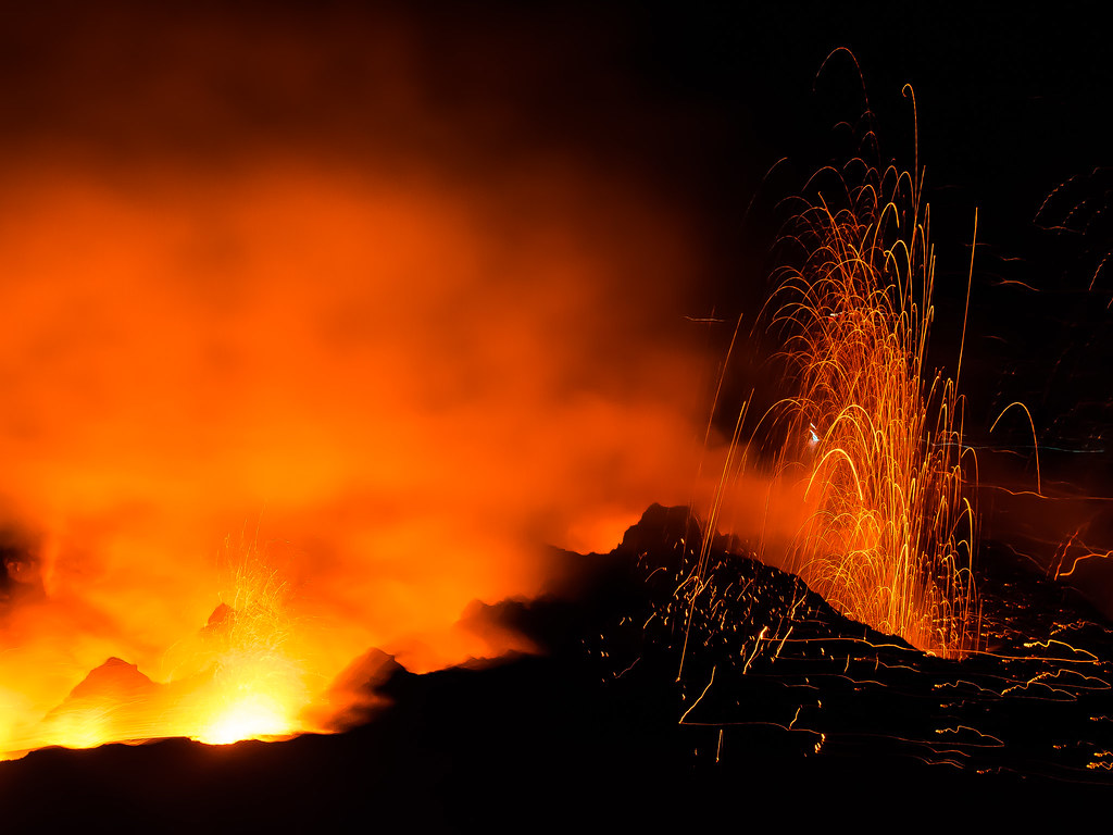 The Science Behind Endless Eruptions (Image Credits: Flickr)