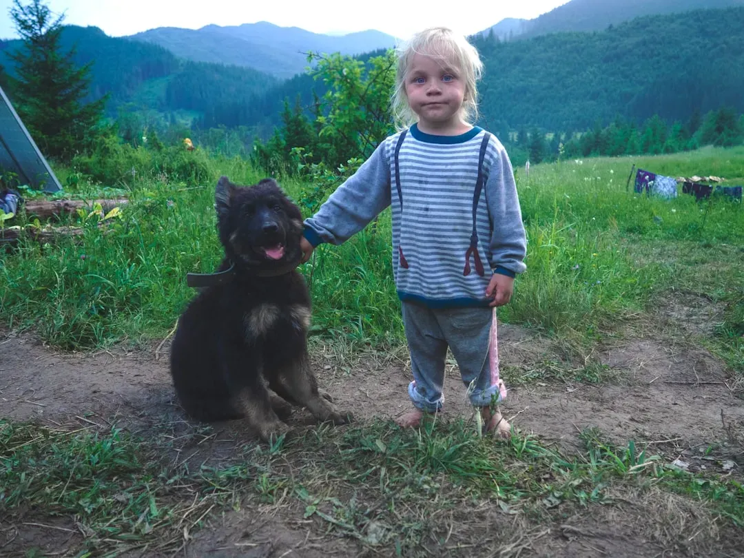 5. Never Let Small Children or Pets Wander Ahead (Image Credits: Unsplash)