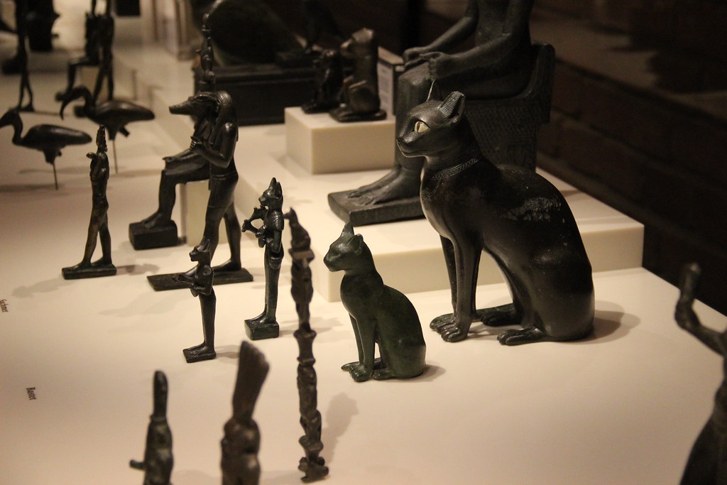 Ancient Egyptian Temple Cats Guarded Sacred Mysteries (Image Credits: Flickr)