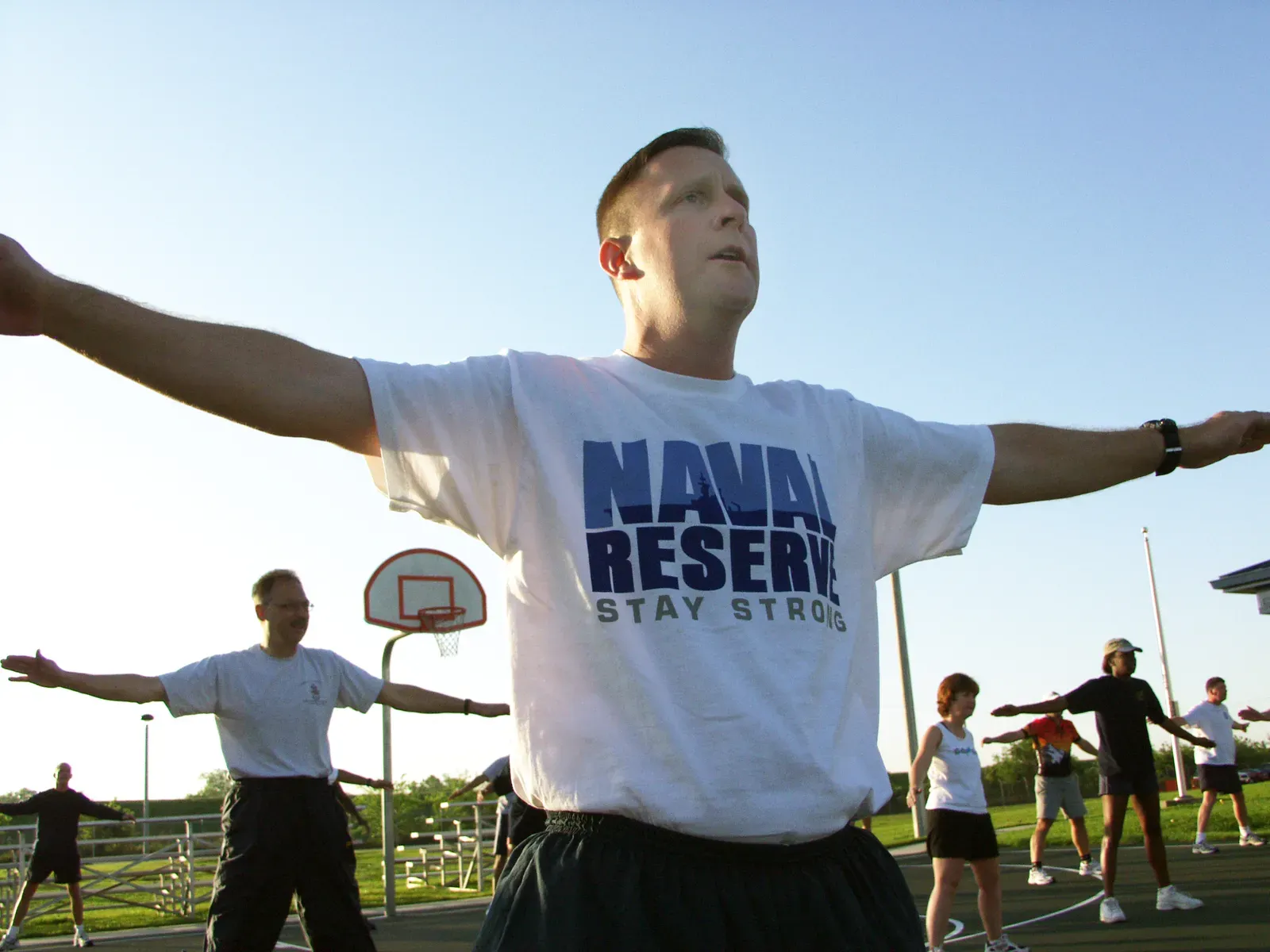 Make Yourself Appear Larger and More Threatening (Image Credits: Wikimedia)