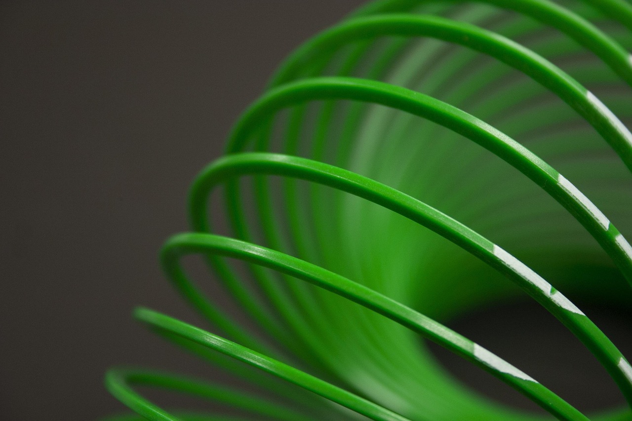 The Invention of the Slinky (image credits: pixabay)