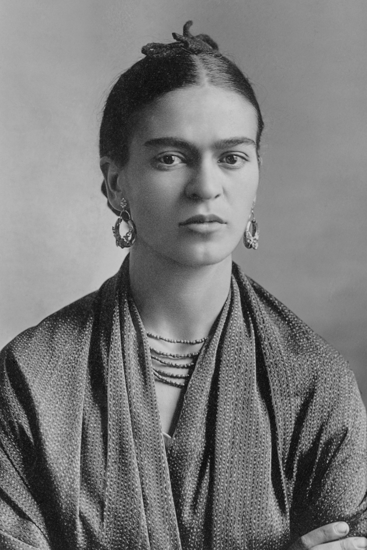 Frida Kahlo: The Painter Who Redefined Identity (image credits: wikimedia)