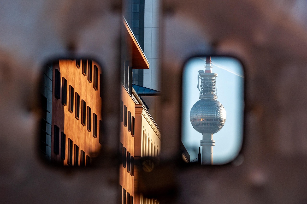 How History Remembered the Moment (image credits: pixabay)