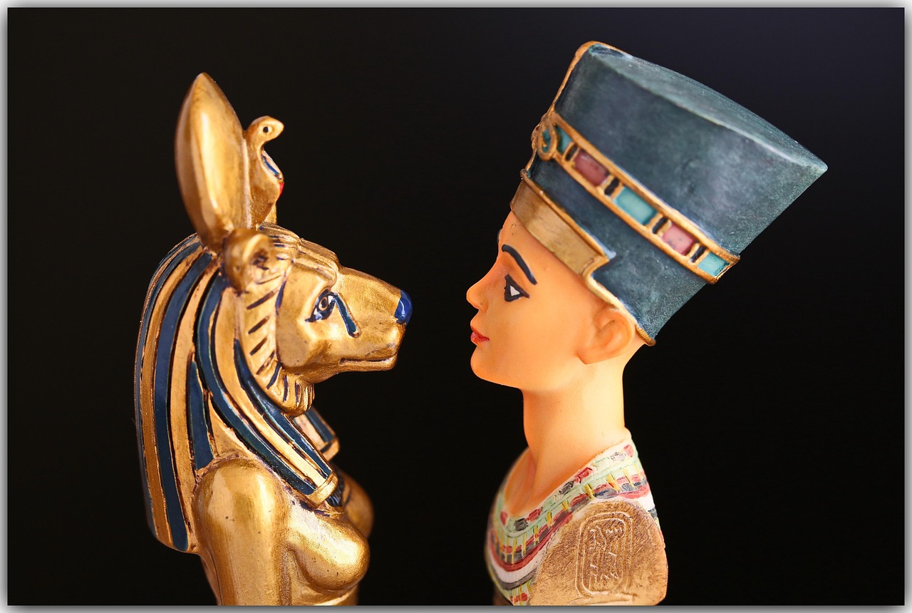 Cleopatra VII - The Last Pharaoh's Political Mastery (image credits: pixabay)