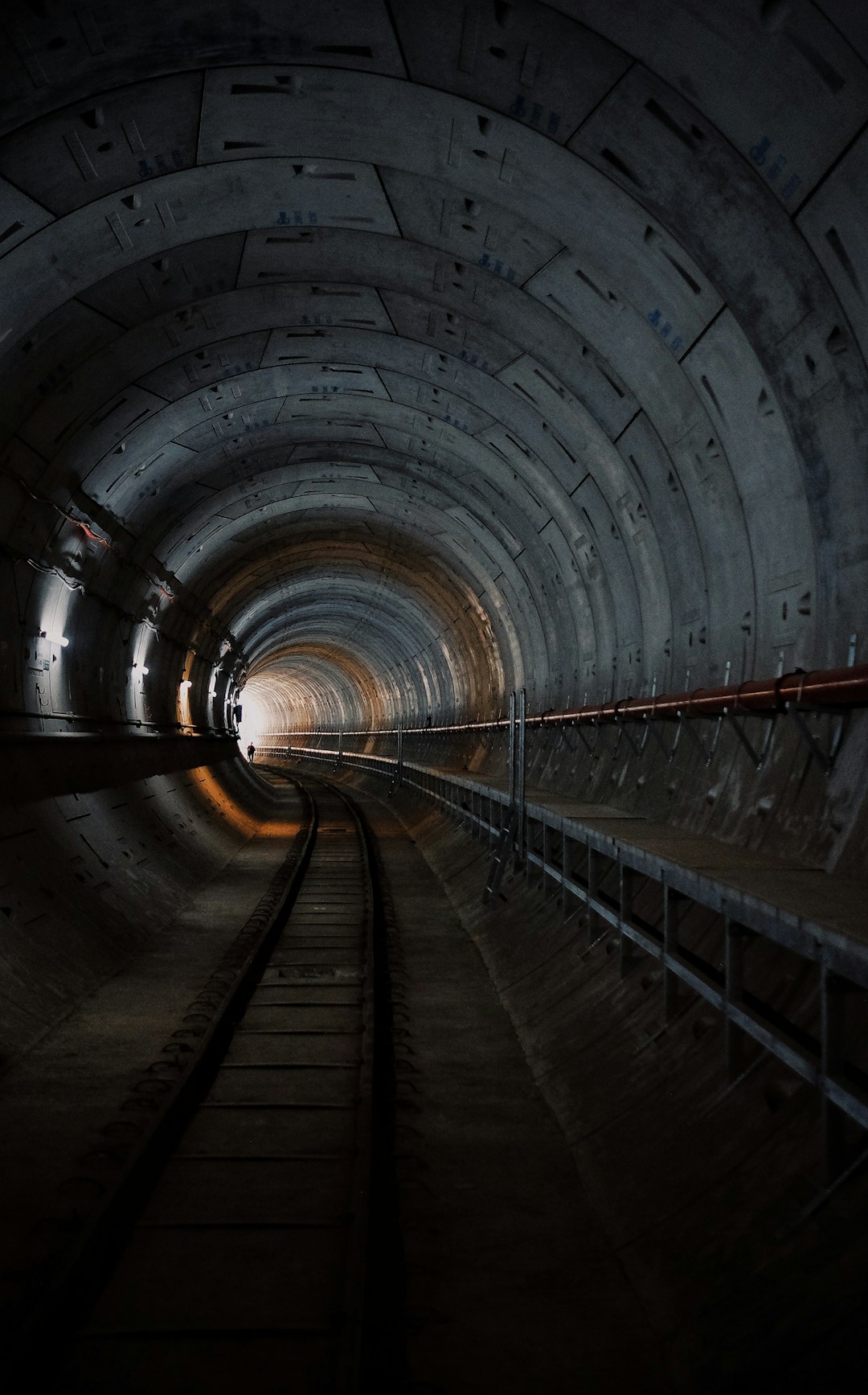 The Great Escape of 1944: Digging to Freedom Under Enemy Noses (image credits: unsplash)