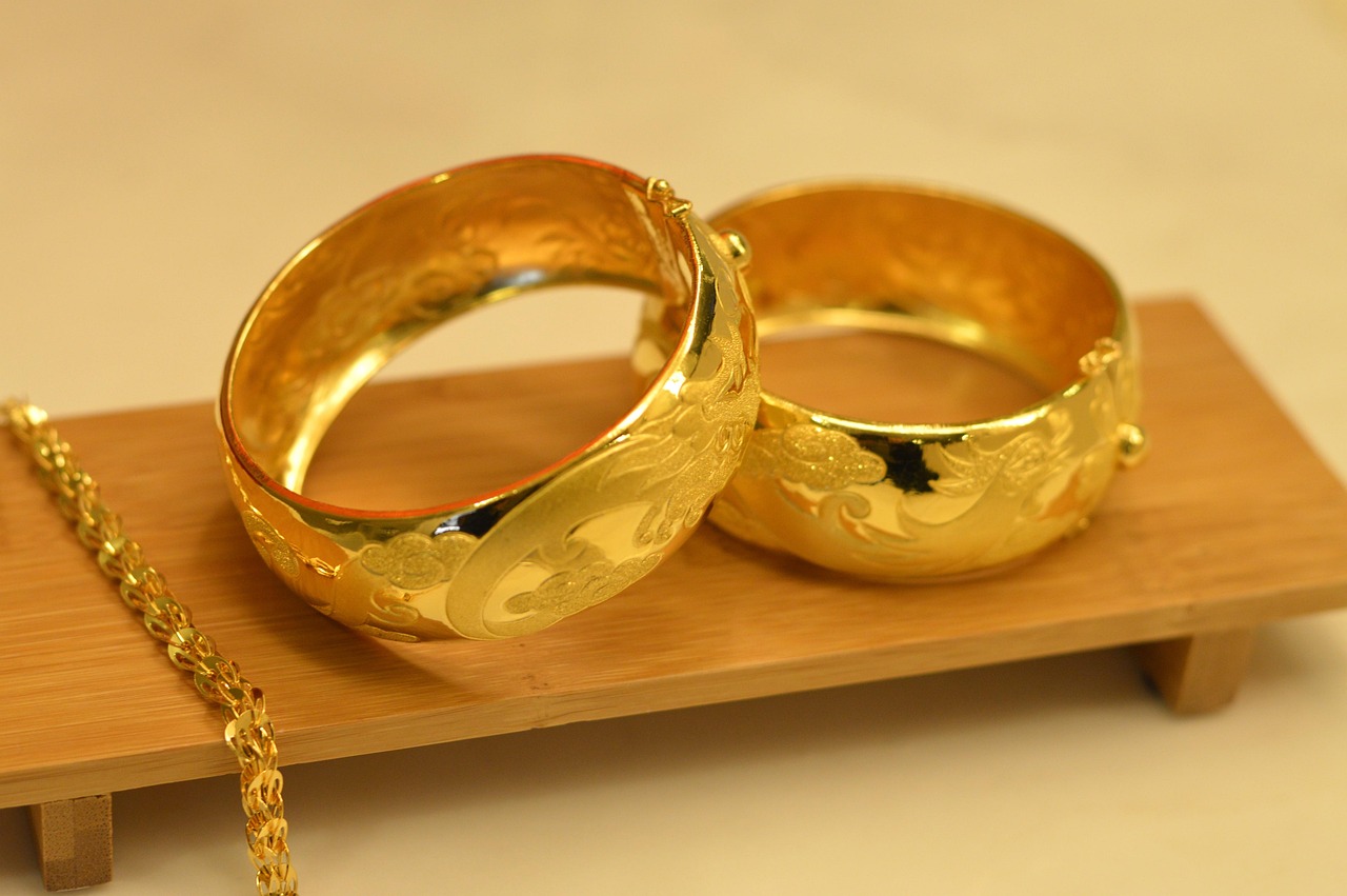 Wedding Rings and Ancient Ownership (image credits: pixabay)