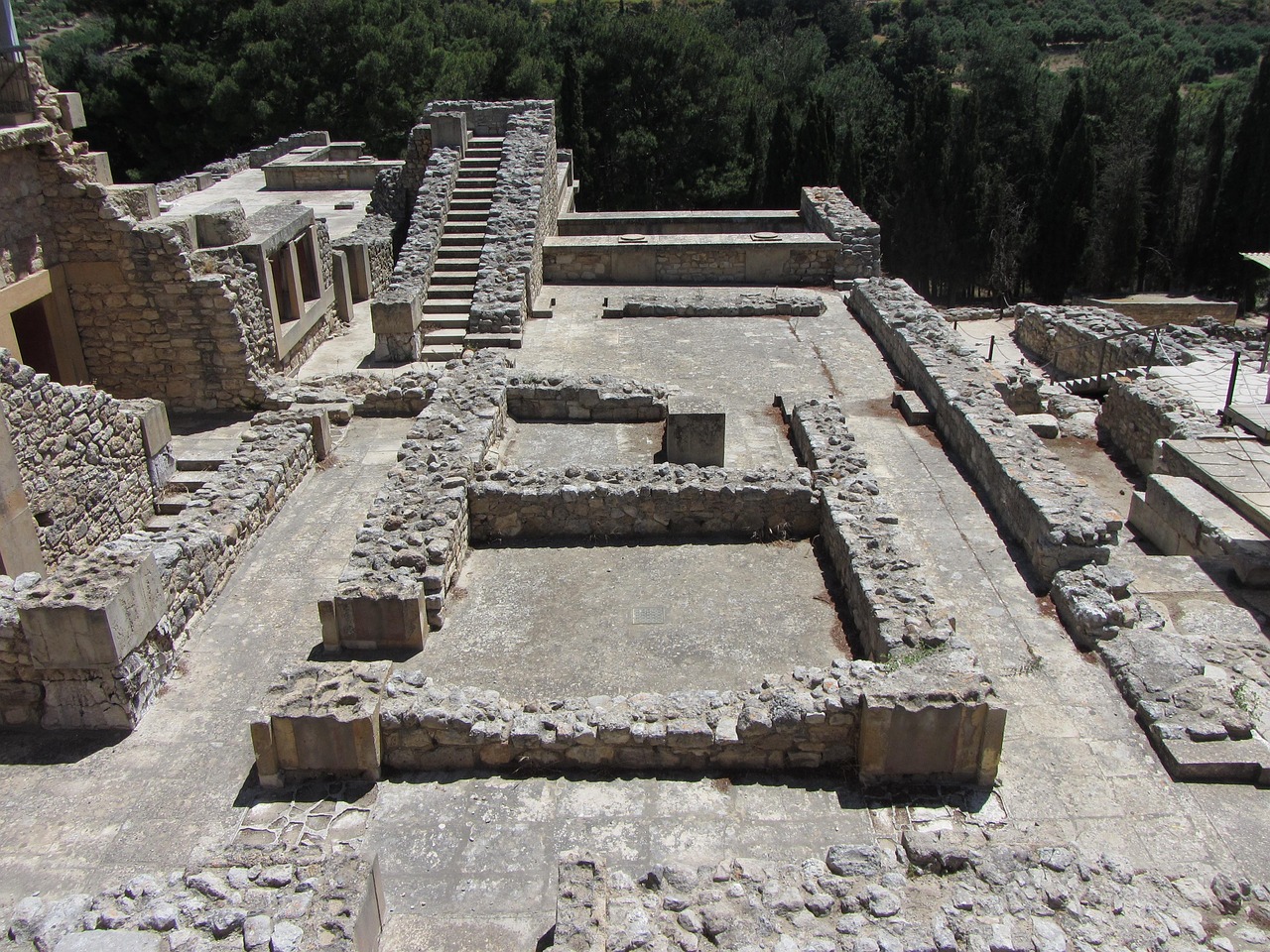 The Minoans: Maritime Masters of the Aegean (image credits: pixabay)