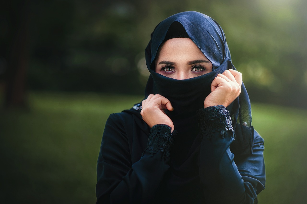 Wearing Black at Funerals: Ancient Soul Protection (image credits: pixabay)