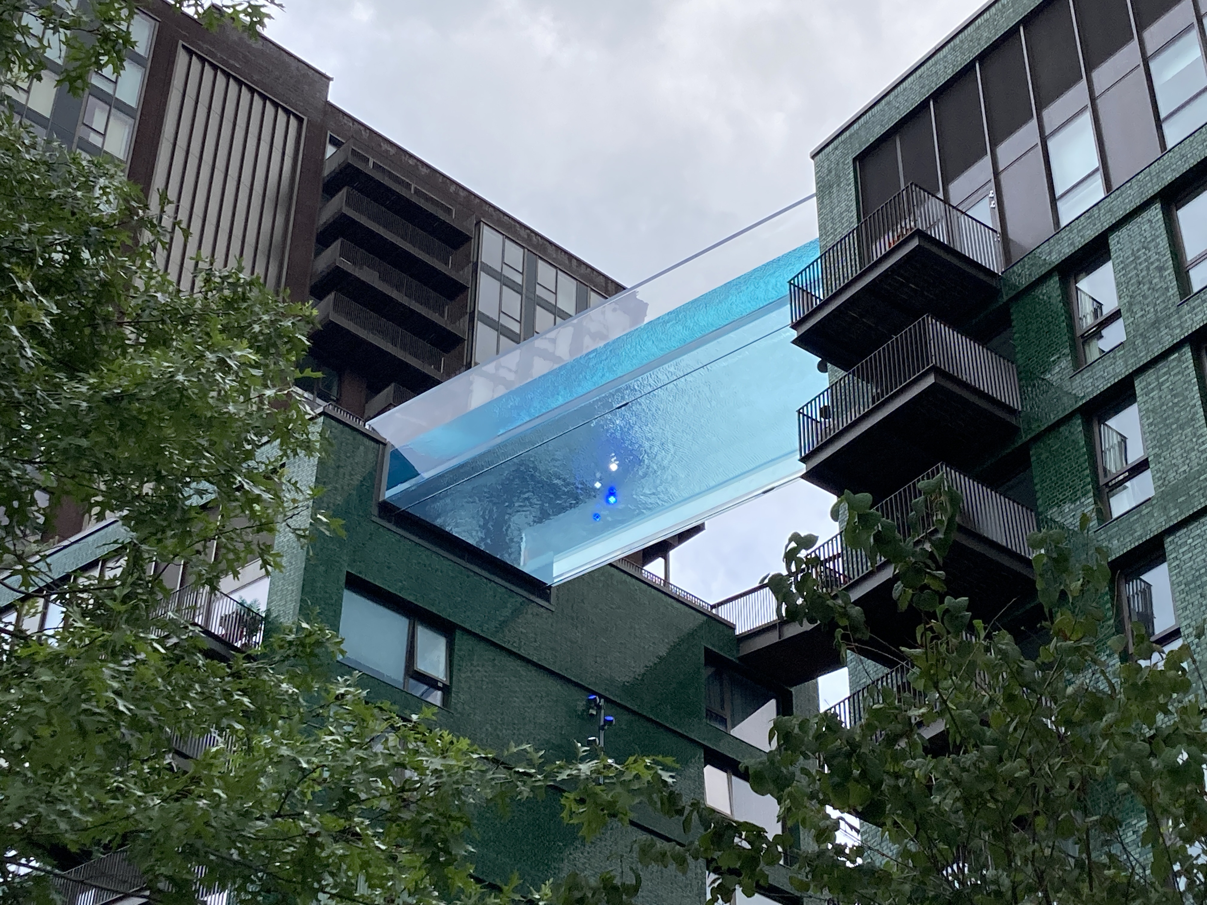 Suspended Between Skyscrapers: The Sky Pool (image credits: wikimedia)