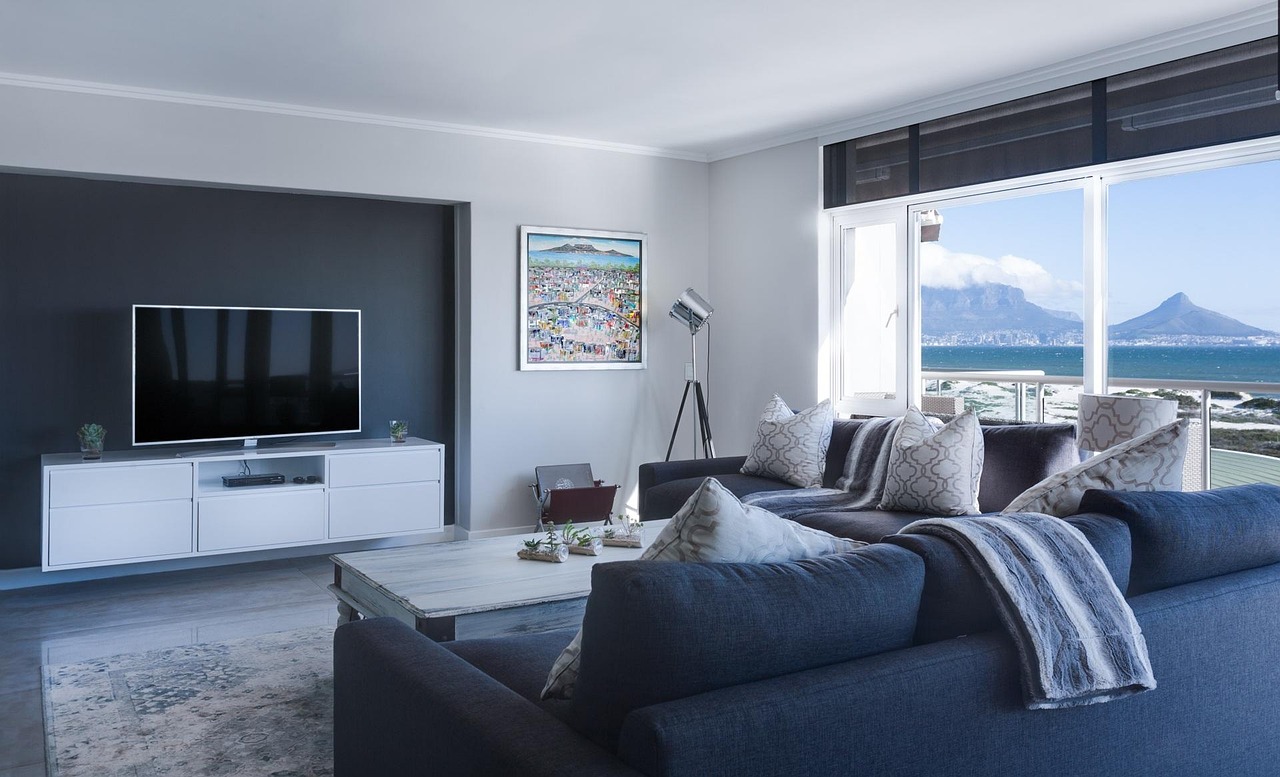 Cold Colors and Minimal Décor Choices (image credits: pixabay)