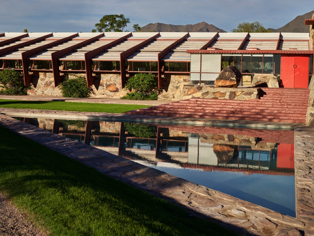 Desert Dwellings: Adapting to Heat (image credits: rawpixel)