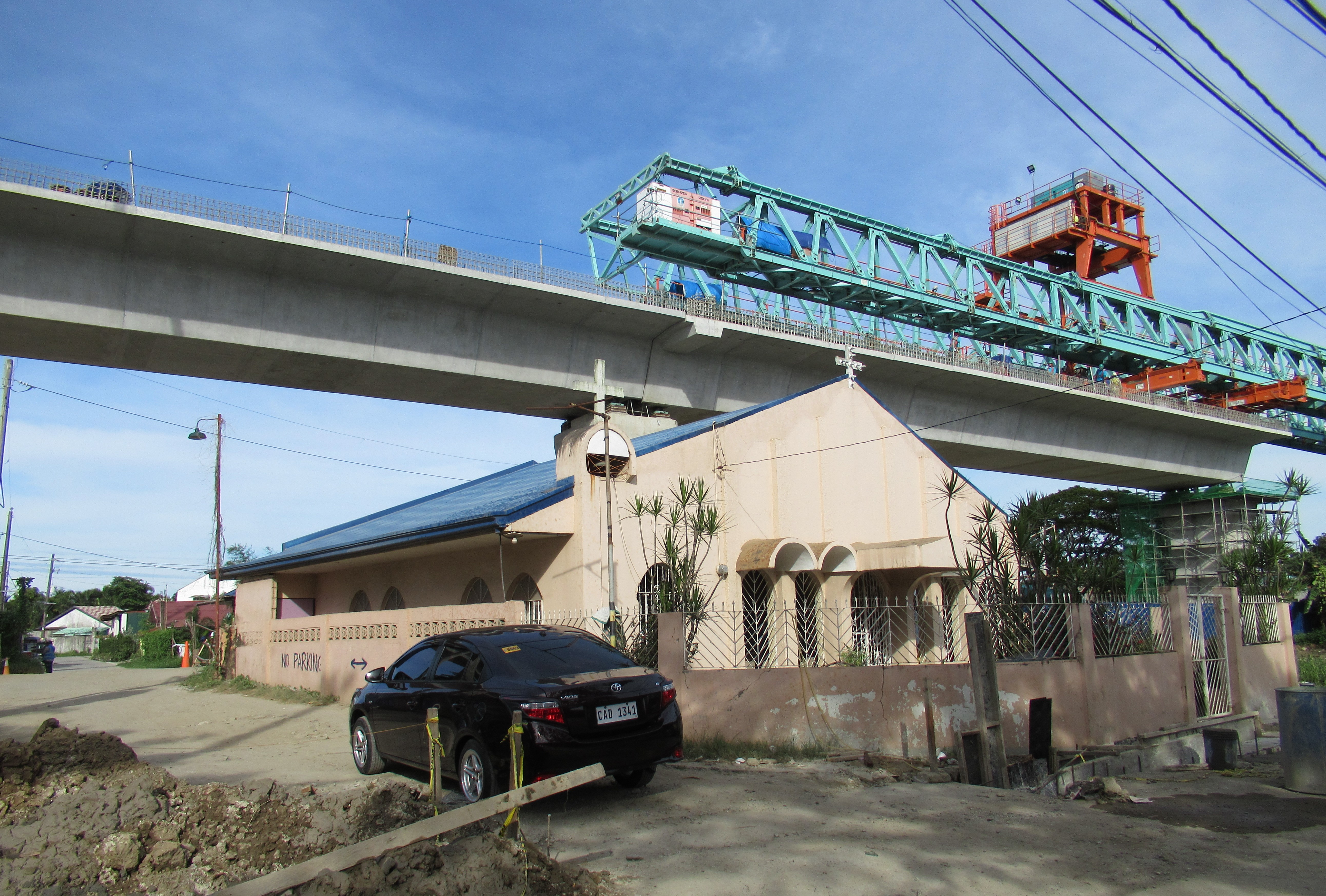 Elevated Structures (image credits: wikimedia)