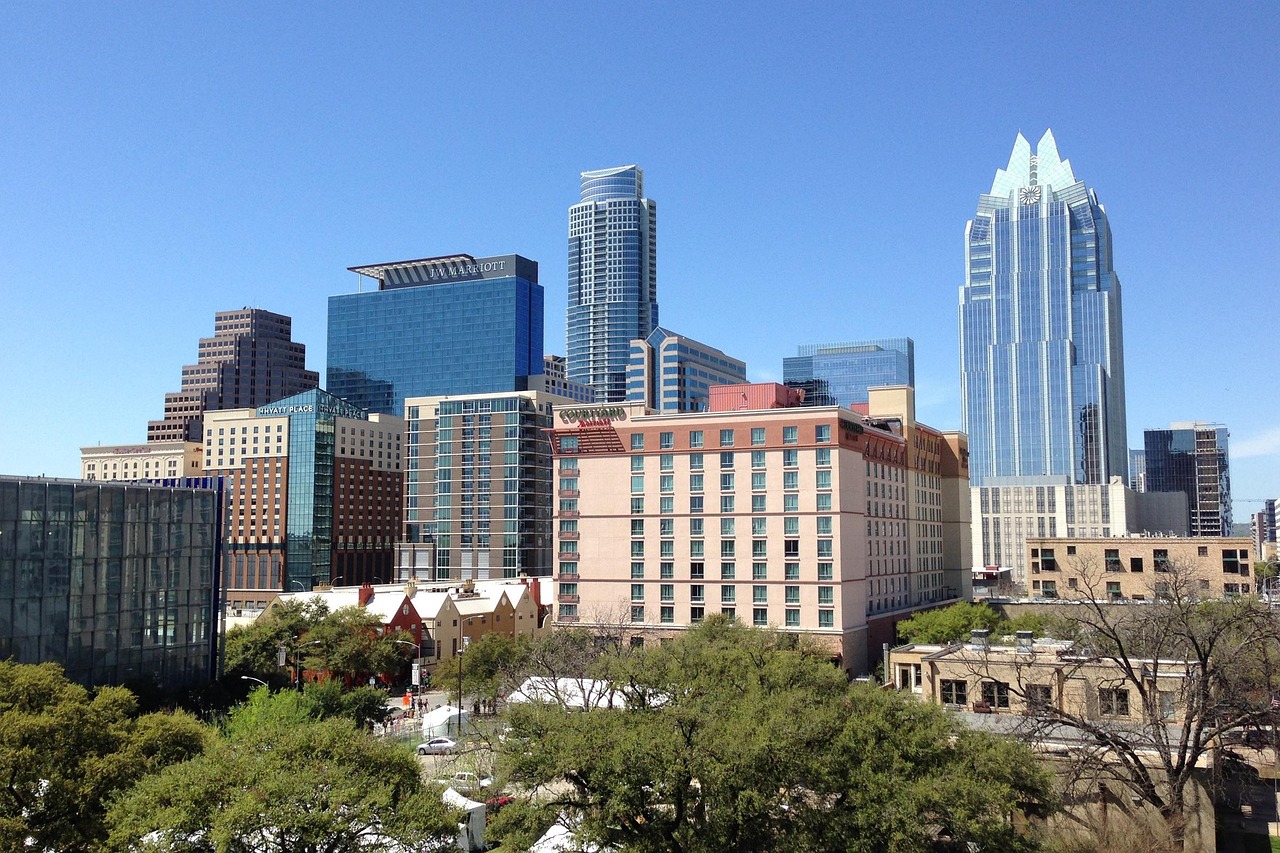 Austin Adjusts: Tech Hub with Falling Prices (image credits: pixabay)