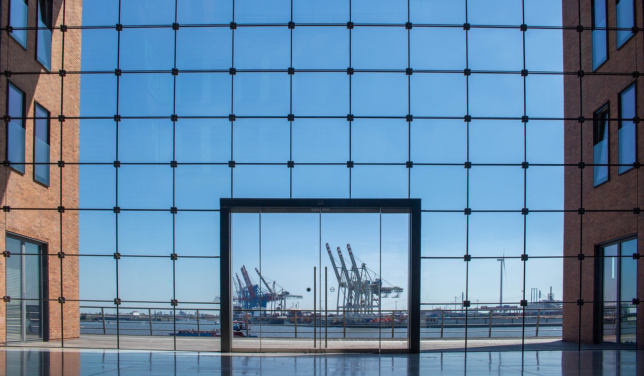 1. The Glass House (image credits: pixabay)