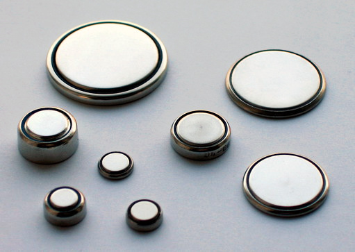 Button Batteries and Small Electronics (image credits: wikimedia)
