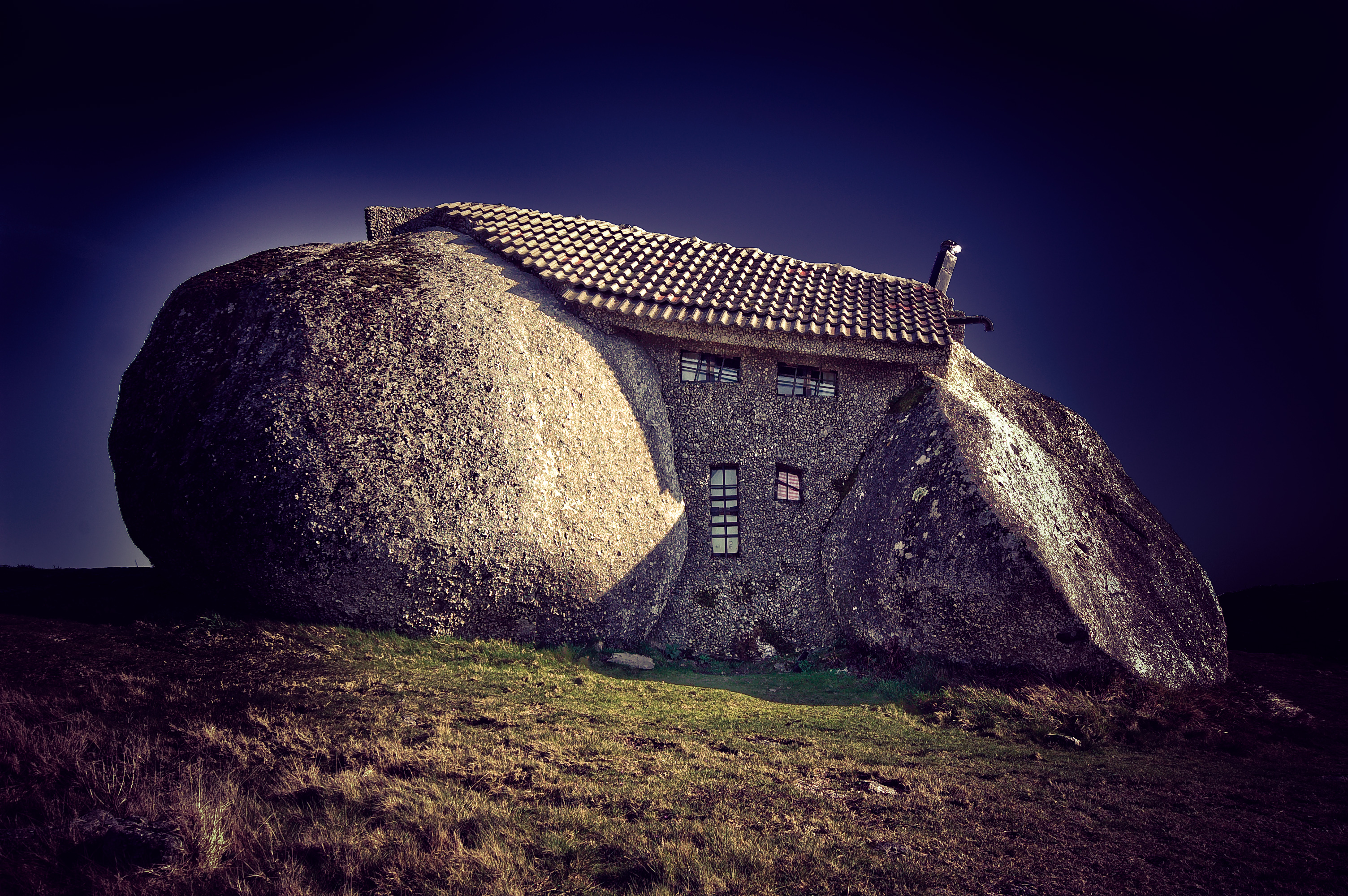 Boulder Dwellings (image credits: wikimedia)