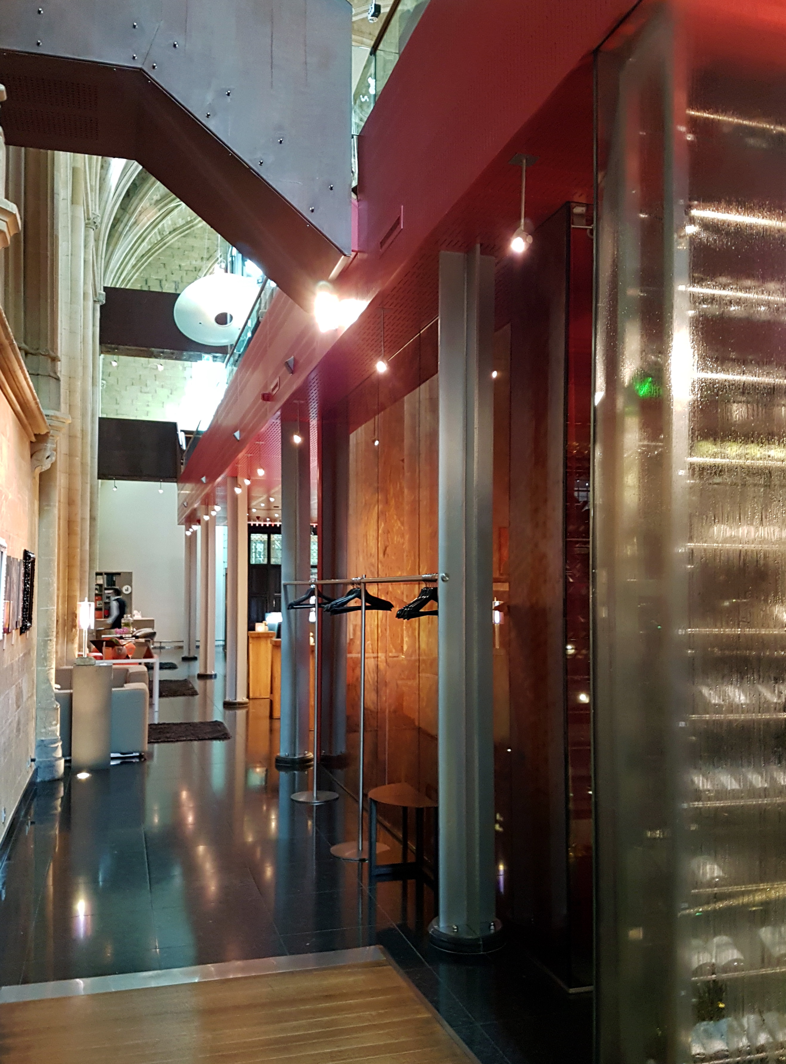 Incorporating Modern Technology (image credits: wikimedia)