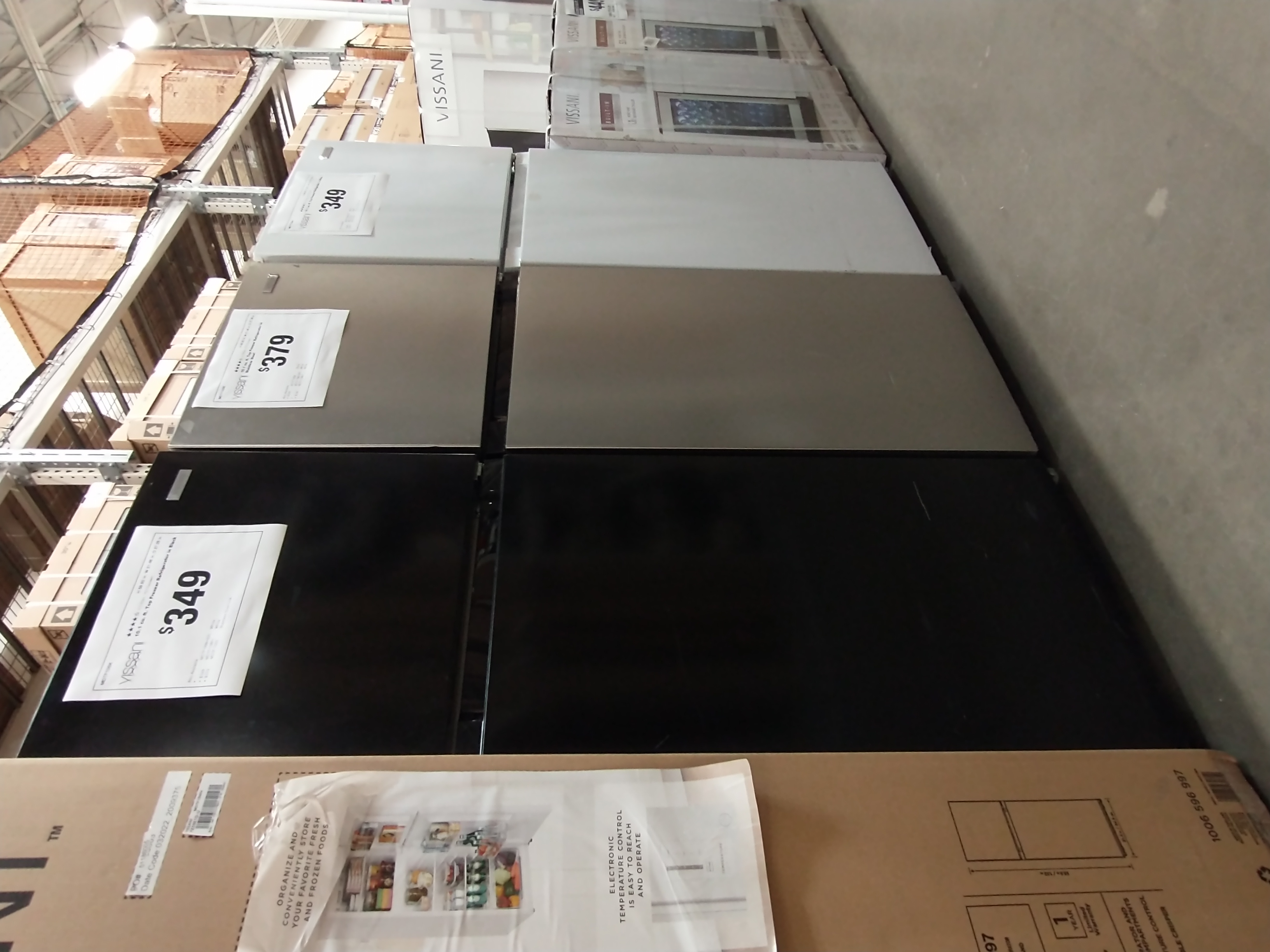 Full-Sized Appliances and Extra Freezers (image credits: wikimedia)