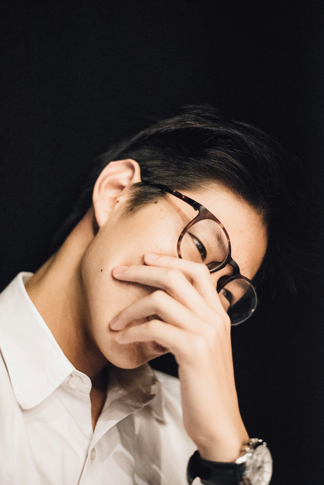 Buyers Hesitate Amid Economic Uncertainty (image credits: unsplash)