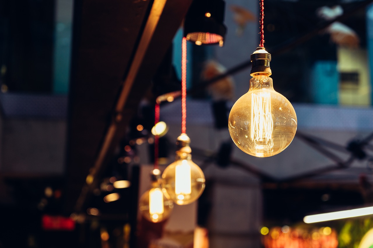 Industrial Lighting Fixtures (image credits: pixabay)