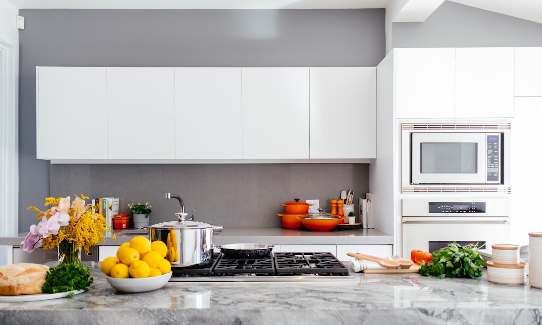 Celebrity Kitchens Featuring Transparent Marble (image credits: unsplash)