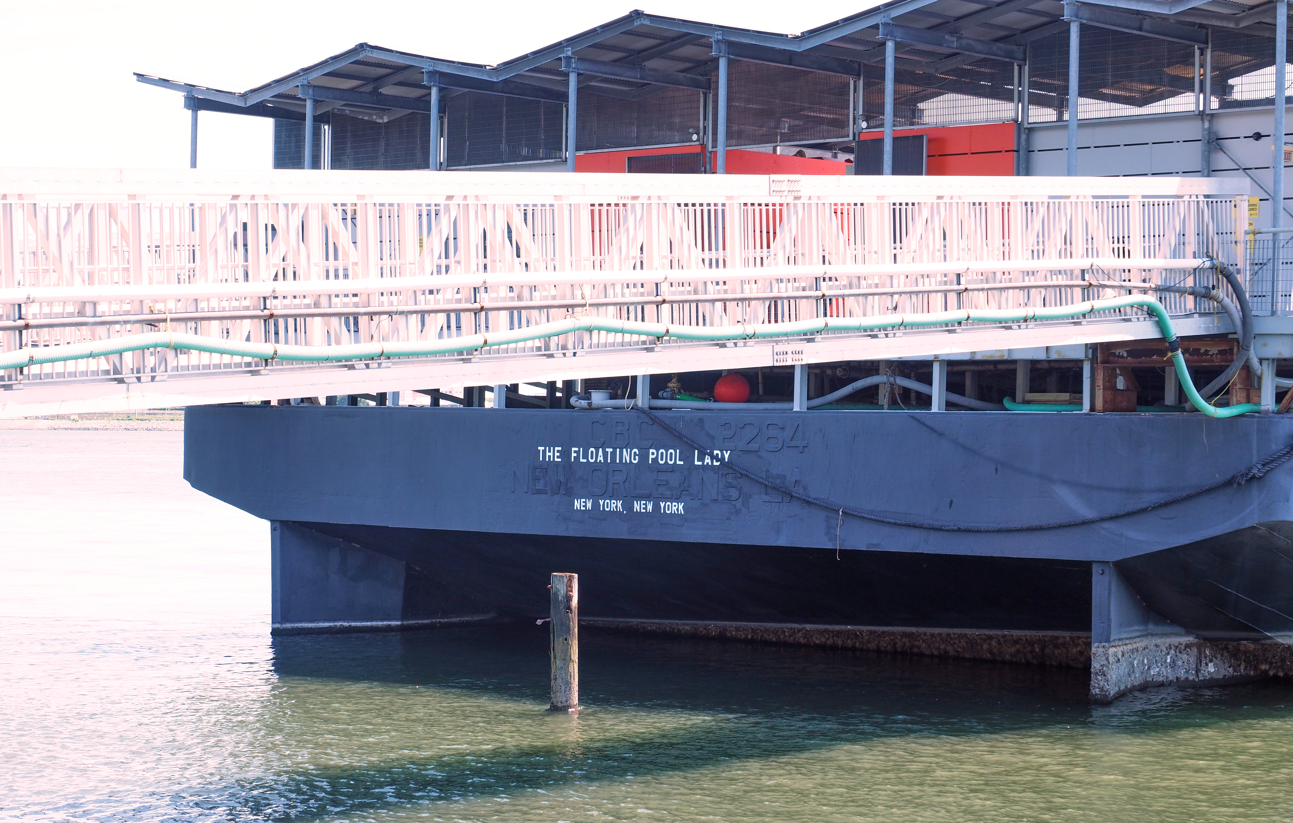 Floating Pools: A Swim on the Water (image credits: wikimedia)