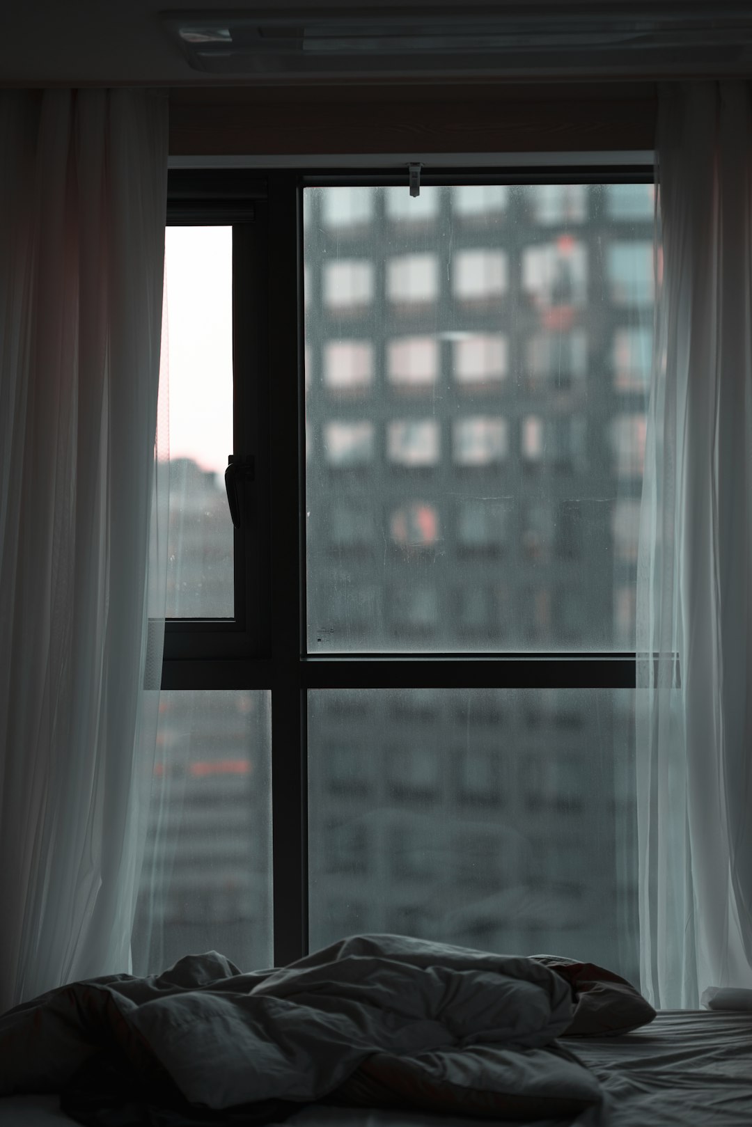 Bed Placement Against a Window (image credits: unsplash)