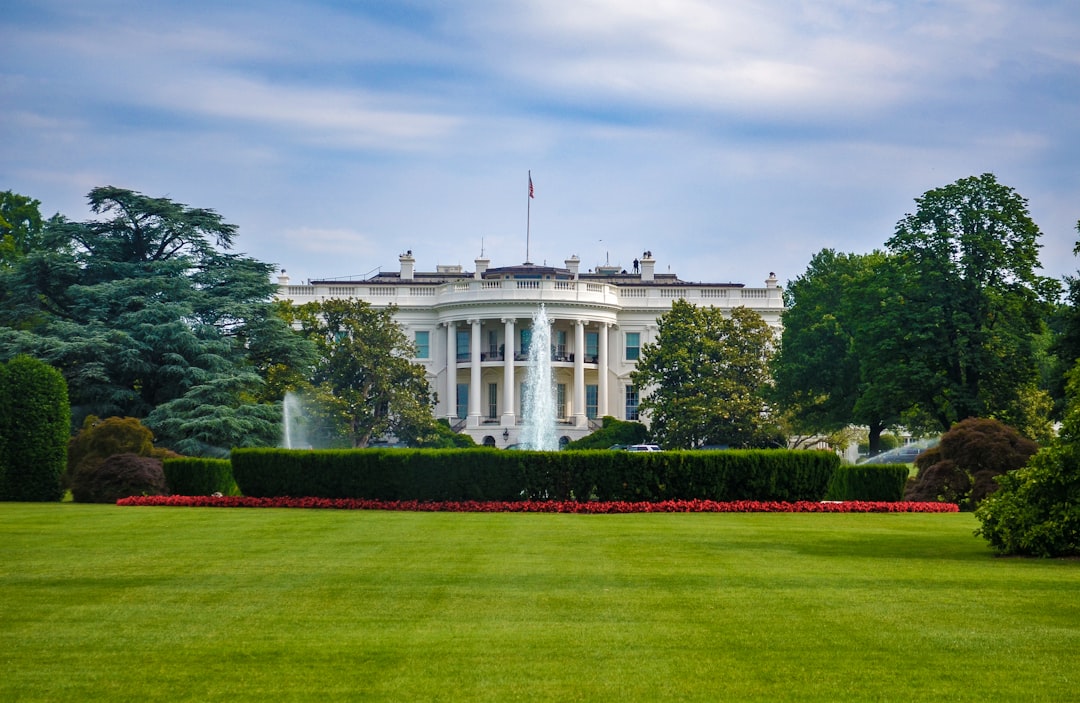 White House and HHS Respond to Report Controversy (image credits: unsplash)