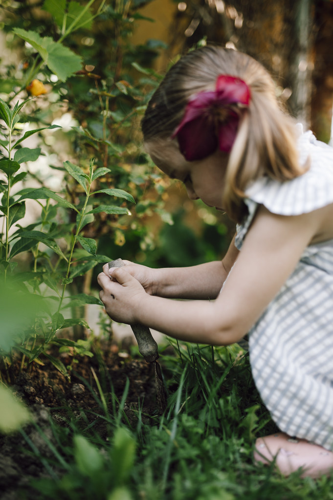Mindful Weeding: The New Meditation Practice (image credits: flickr)