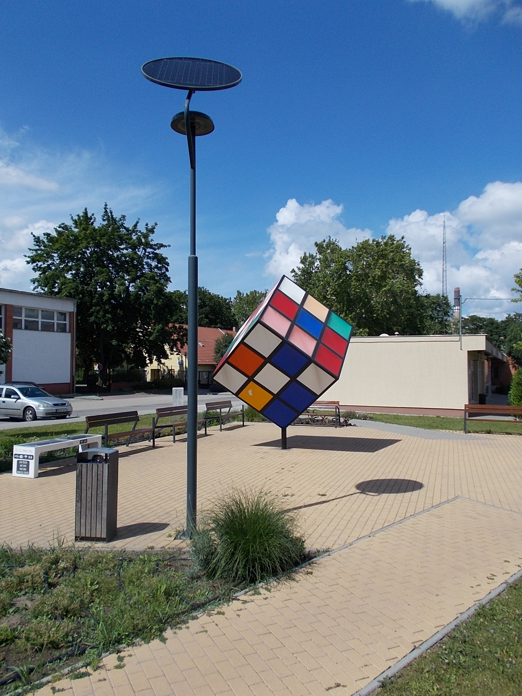 Solar Lights with Reflective Panels (image credits: wikimedia)