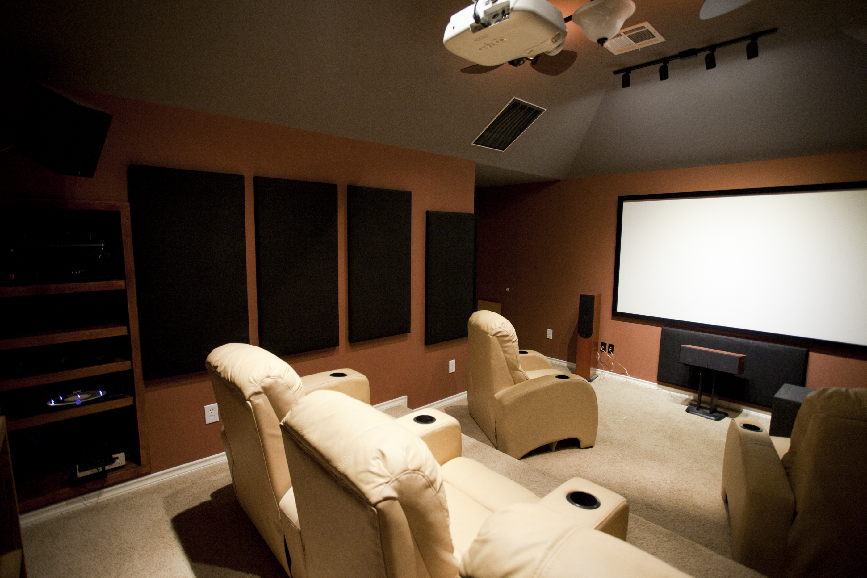 Luxury Home Theaters with Stadium Seating (image credits: wikimedia)