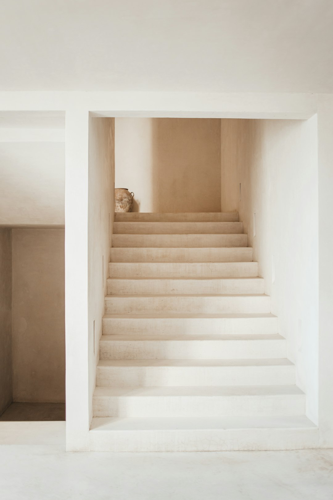 Warm Whites: The Subtle Elegance (image credits: unsplash)