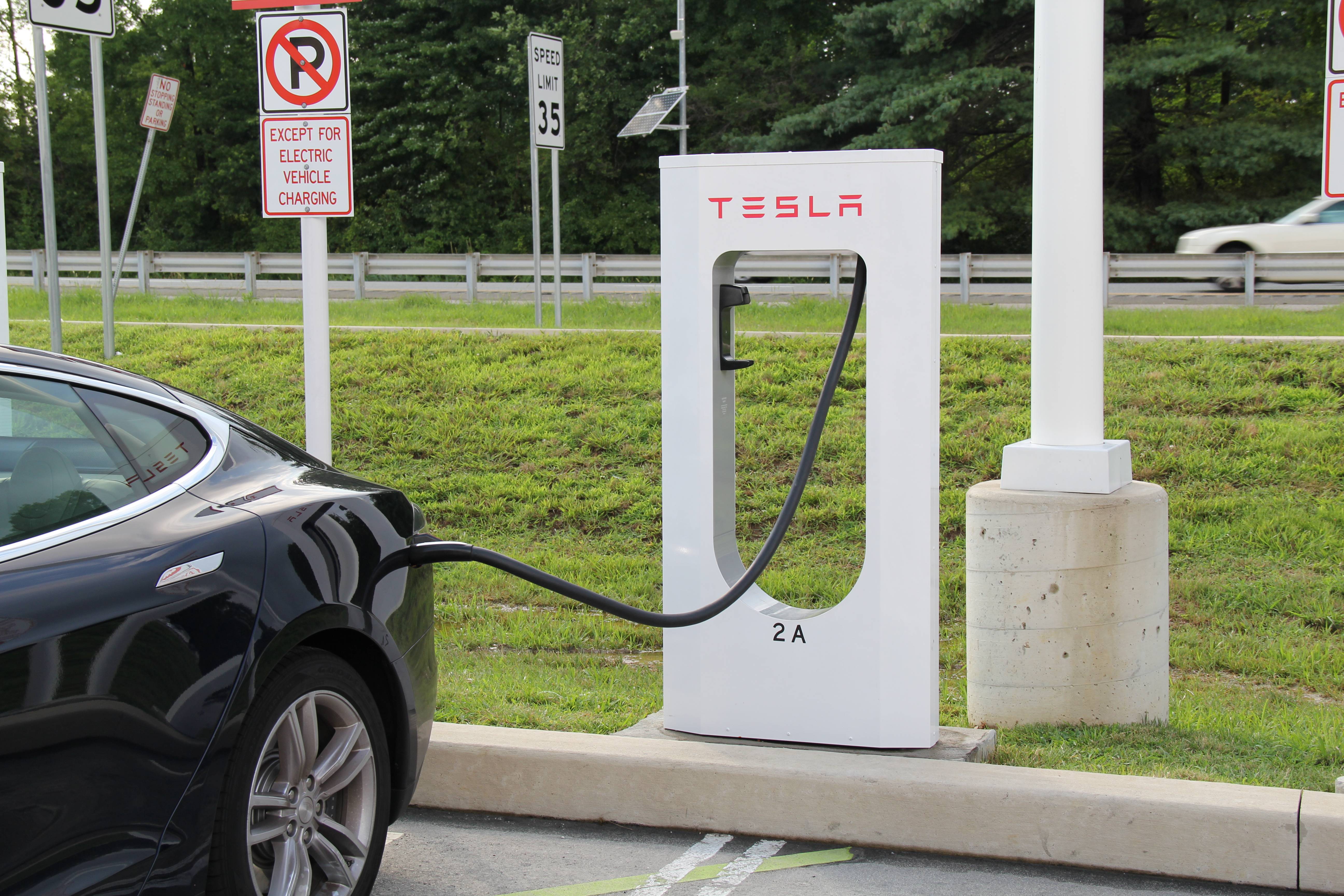 The Tesla House: Sustainable Living (image credits: wikimedia)