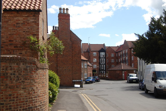 Rising Prices Persist Despite Falling Demand (image credits: wikimedia)